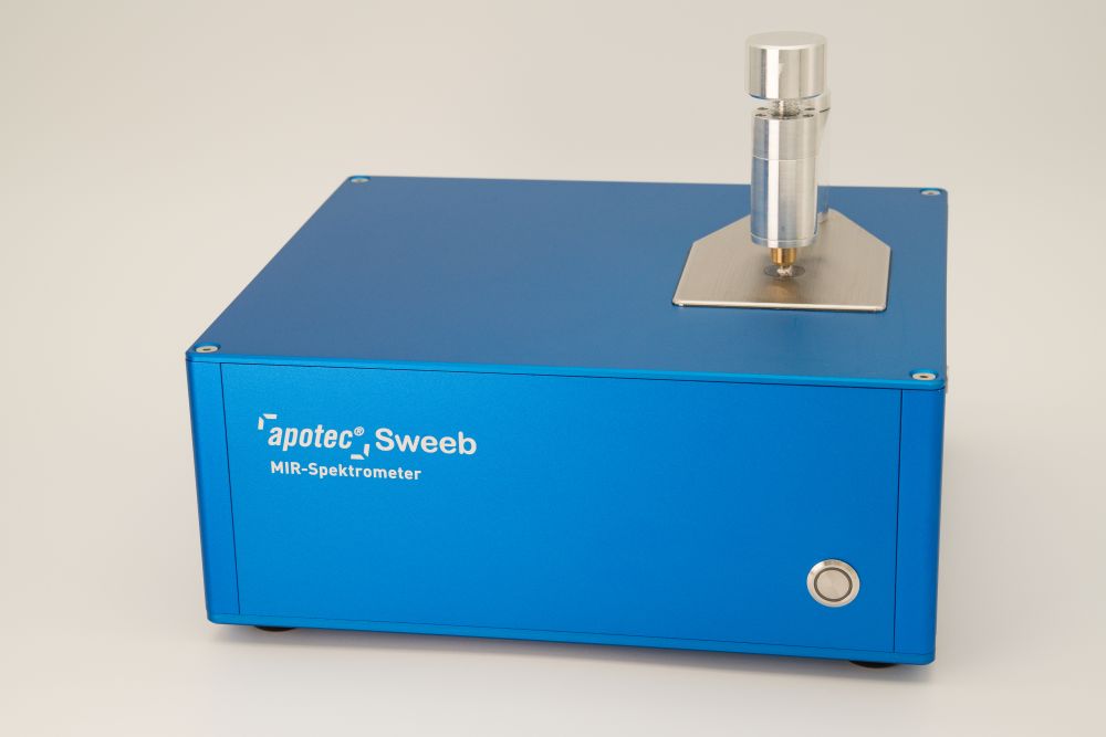 SweebIR FTIR spectrometer with diamond ATR