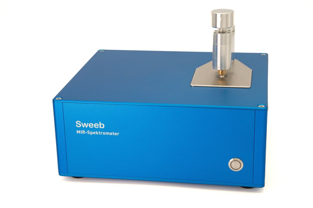 SweebIR FTIR spectrometer with diamond ATR